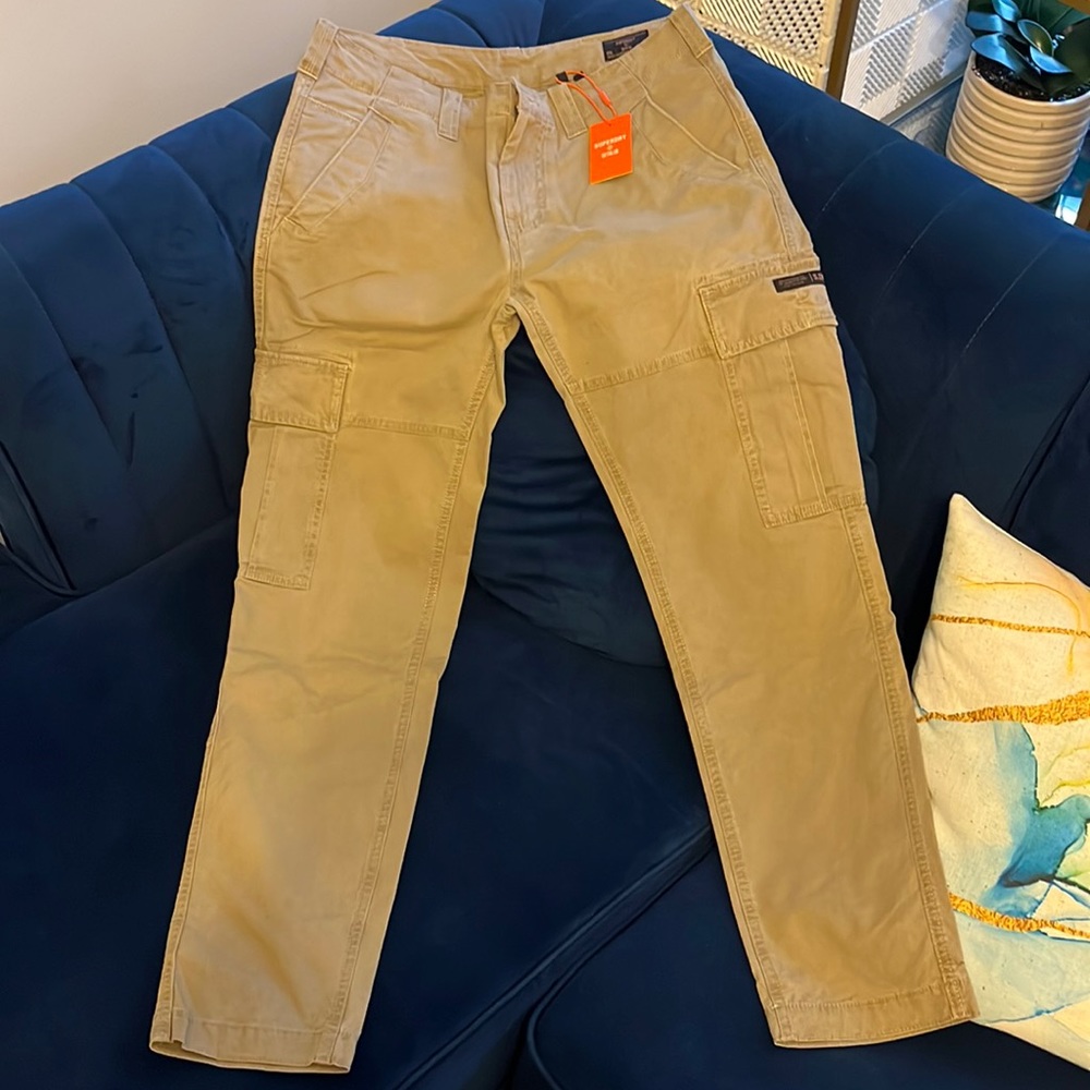 Super dry cargos 32